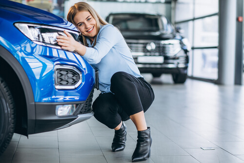 lady hug a car!