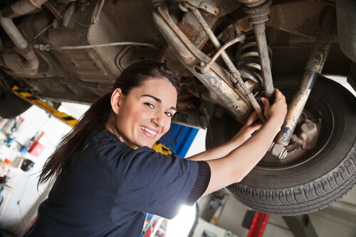 Lady Fixing a rear strut