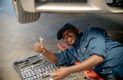 Understanding the Limits of DIY Car Maintenance: Knowing When to Seek Professional Mechanic Help